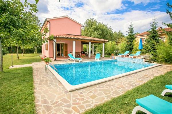 Pleasant Villa Valmonida with Pool Sauna Gym and BBQ