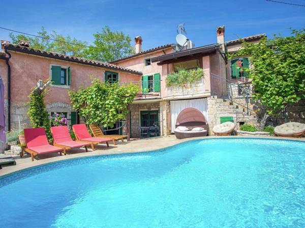 Authentic stone holiday house with private pool and very nice location in Istria