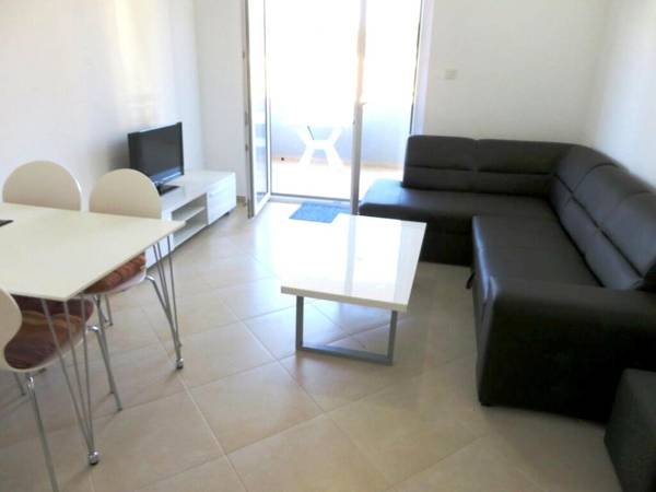 2 bedrooms appartement at Vrsi 350 m away from the beach with enclosed garden