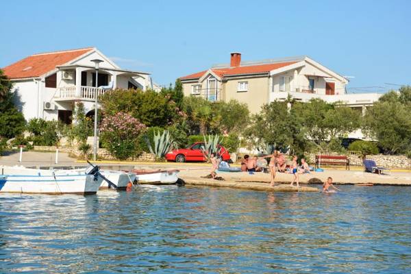 Charming apartment in Vrsi Mulo great place in Dalmatia for family vacation