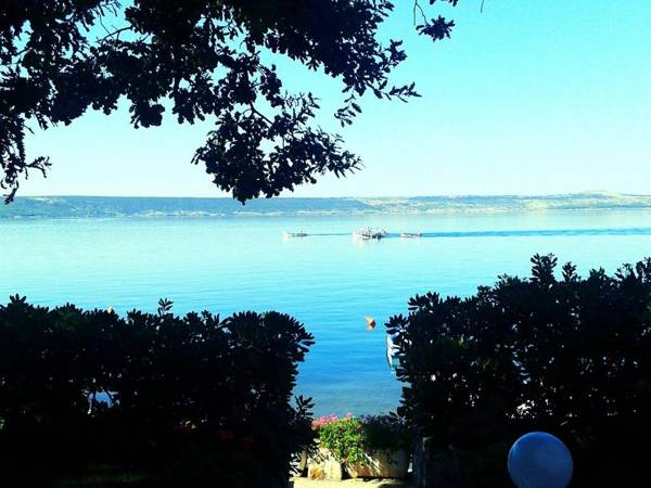Waterfront Apartment in Maslenica with Sun Shower