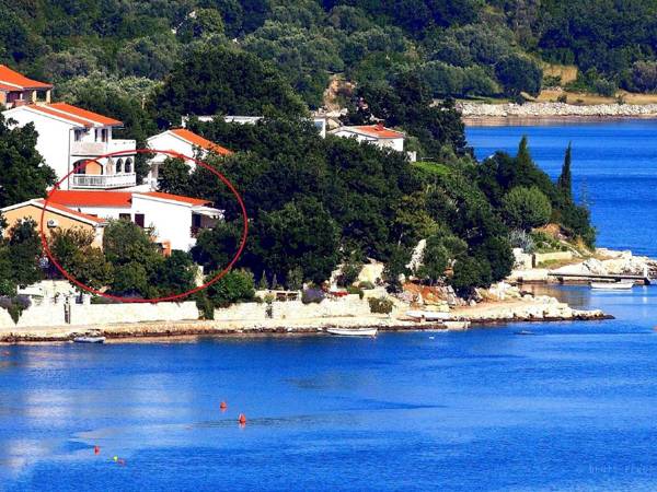 Charming Apartment in Maslenica with Balcony