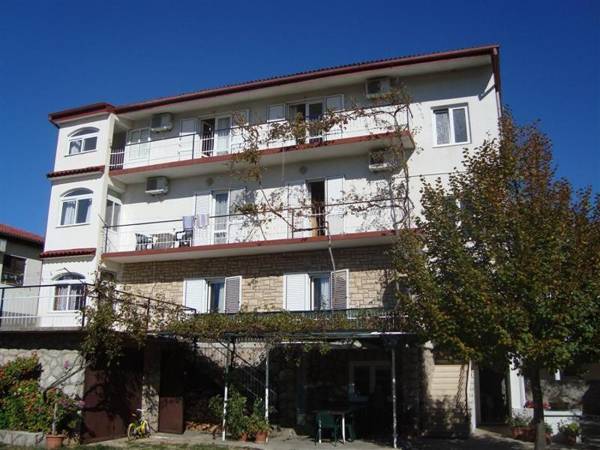 Diana Rooms and Apartments