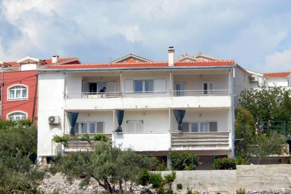 Apartments Naki - free parking