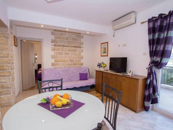 Modern Apartment  in Slatine with Terrace