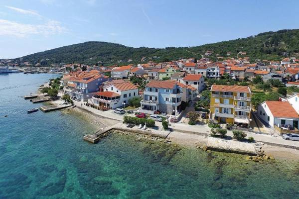 Punta Preko Apartments