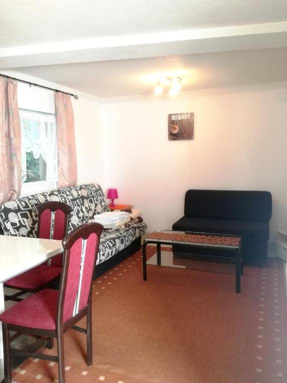 One bedroom appartement at Jadranovo 200 m away from the beach with furnished garden and wifi