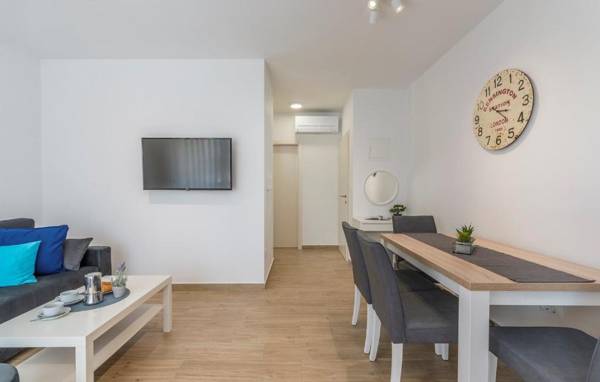 Apartments Hana in Funtana