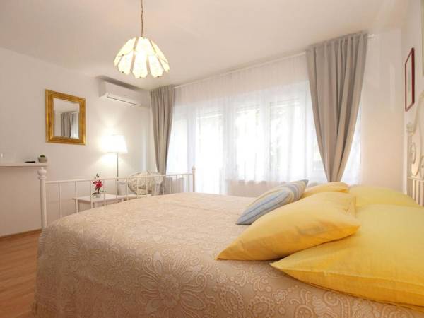 Apartments Dragica 473