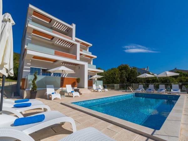 Elegant Villa in Dramalj with Swimming Pool