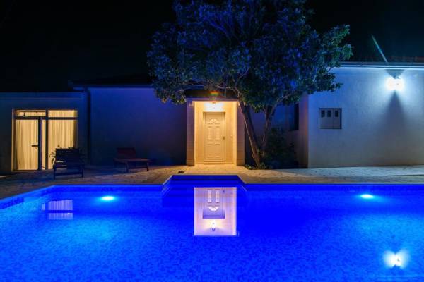 Luxury villa Lado near Split with private pool arbor & garage