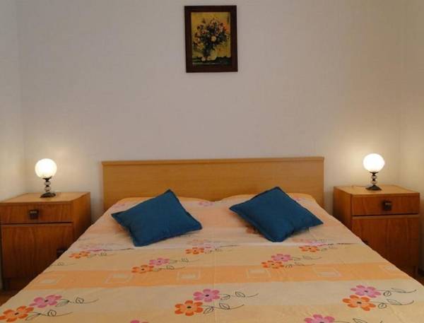 Apartments Dome - 30 m from beach