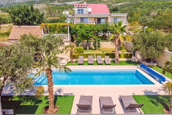 Villa Paula with 7 bedrooms heated 36sqm private pool Jacuzzi Gym and sea views