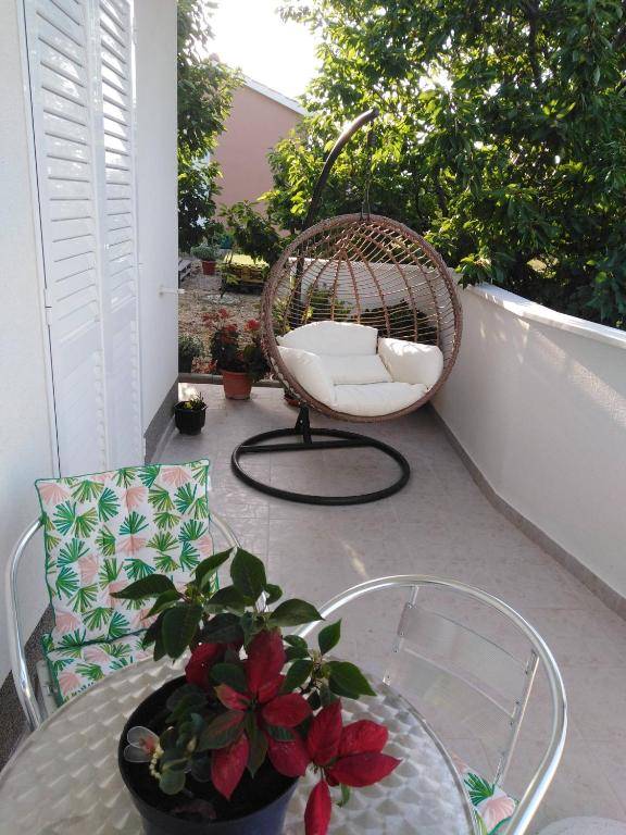 Holiday Home Flower House