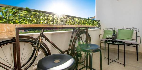 Apartment Sunny - 100 m from sea