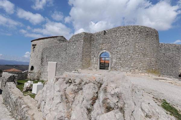 Apartment in family house Linda