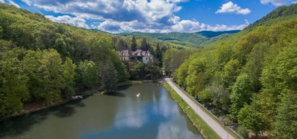 Kőkapu Vadászkastély és Hotel & Apartments