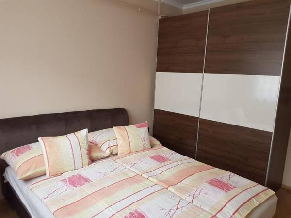 Henrietta Apartmanház