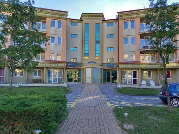 Karos Gold 813 Wellness Apartman