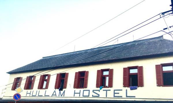 Hullam Hostel