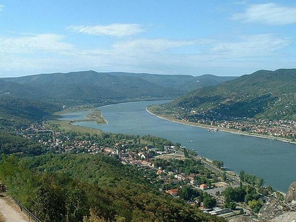 Donauknie-Perle Panorama Ferienhaus