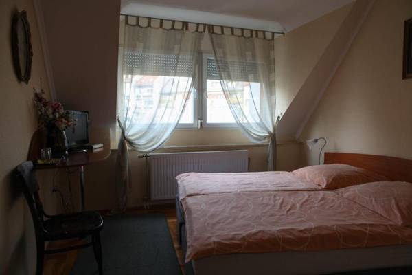 Barokk Antik Guest Hause