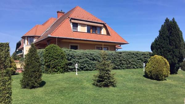 Hevizquelle Apartments