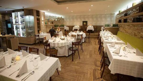 Szilfa Étterem Mariann Apartman