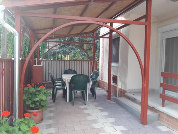 Gyöngyvirág Apartmanház
