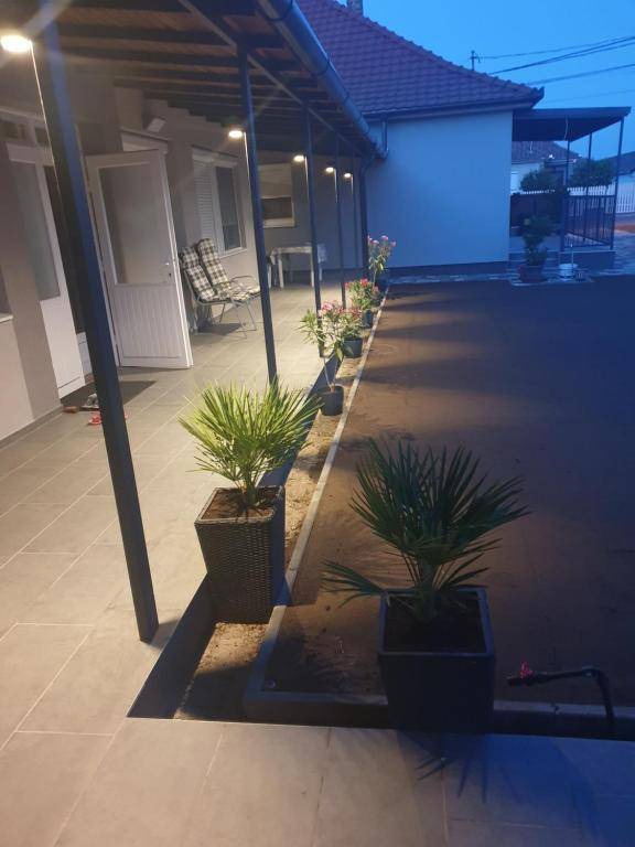 Tahiti Garden Apartman