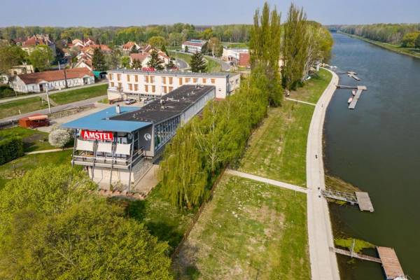 Amstel Hattyú Panzió -Érintésmentes bejelentkezés