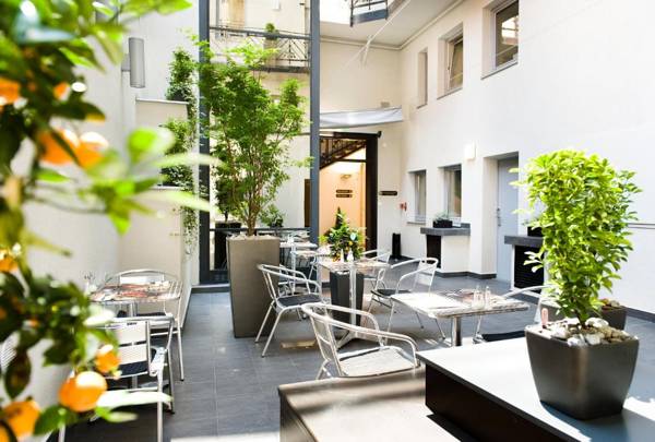 Opera Garden Hotel & Apartments