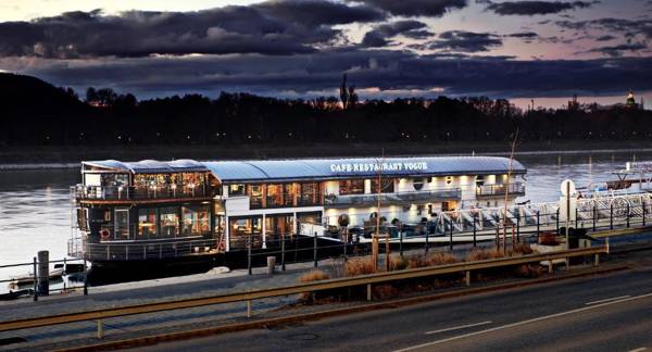 Vogue Boat Apartments