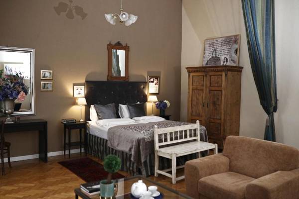 SUPER CHIC with Balcony