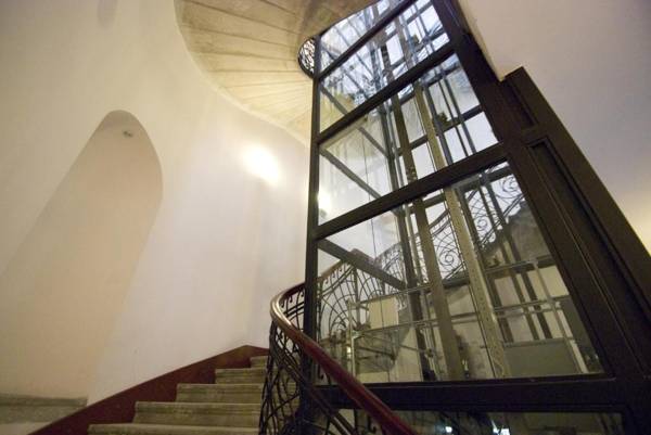 Gozsdu Spacious Apartment