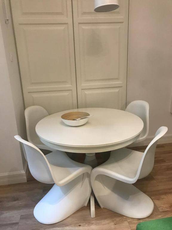 Balance Green Door 7