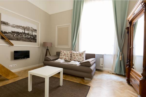 Lisianthus Apartments