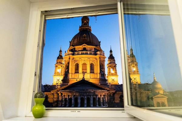Helena apartment with view on St. Stephan's Basilica