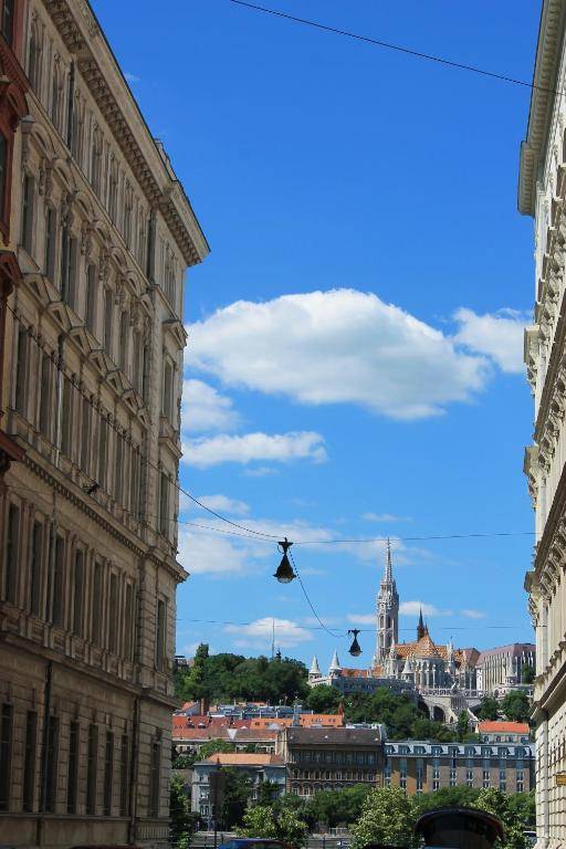 Wonder Deer Luxury Aptartment at the Parliament contactless check-in