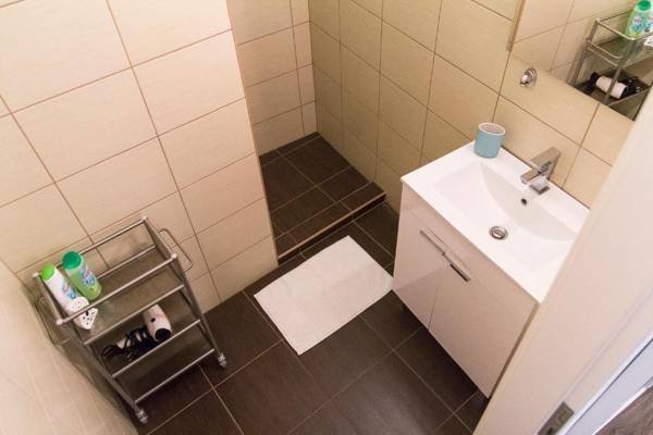 Bright 2BR&AC apt at Astoria