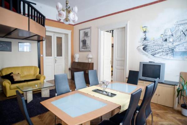 Palace Trees Apartment