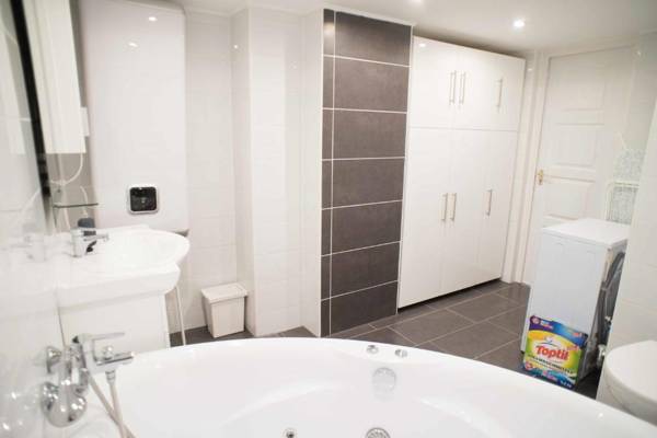 Great Trees Apartment