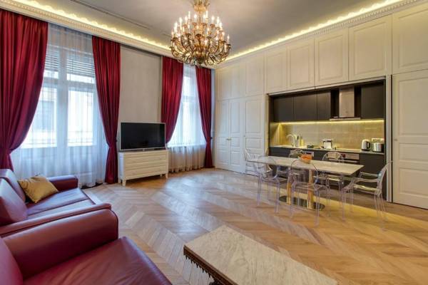 Count Zrinyi Basilica Luxurious Residence