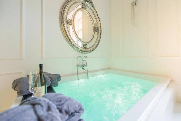 Sinagoga JACUZZI SUITE