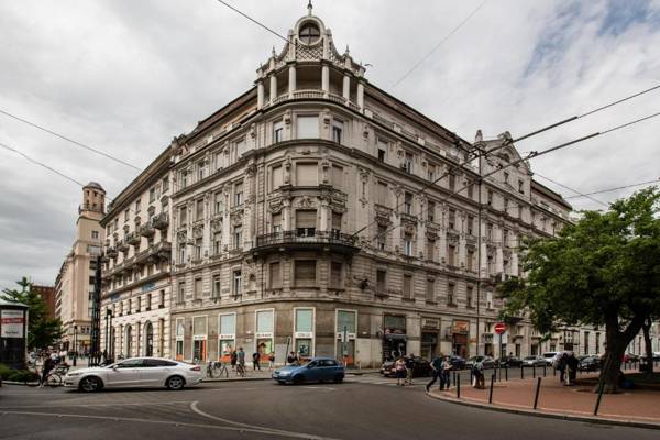 W2 Synagogue Apartment