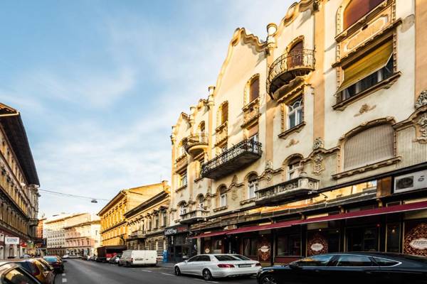 NEW DOB 53/3 CENTER APARTMENT