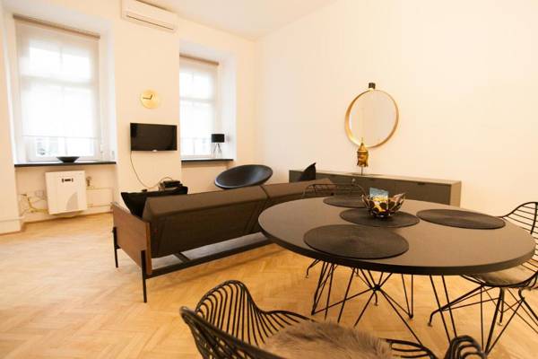 Real Delux Apartment next to Gozsdu & Synagogue