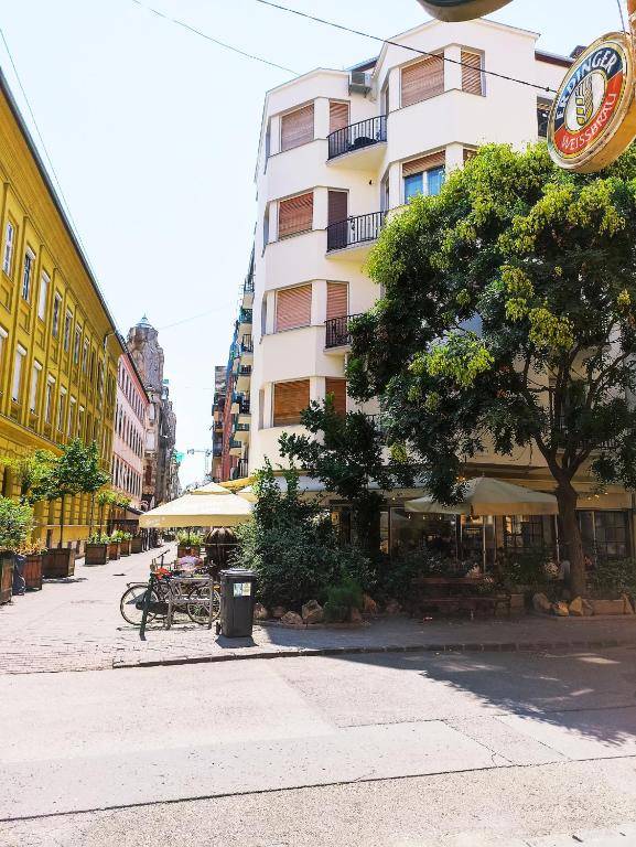 Opera Home Apartment