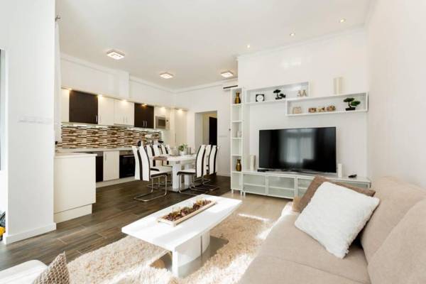 Eiffel Palace Luxury Dream Home 1