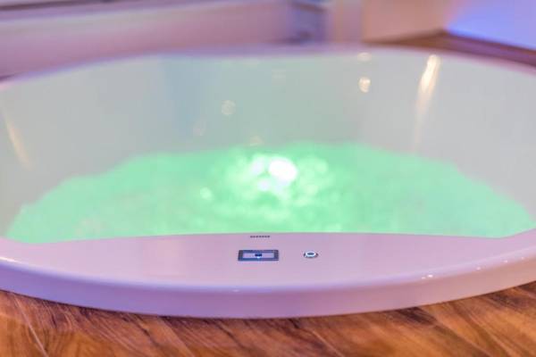 ENZO CAPO VIP JACUZZi